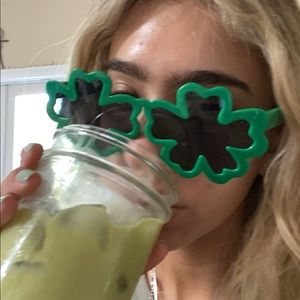 Meet your Posher, Thalia